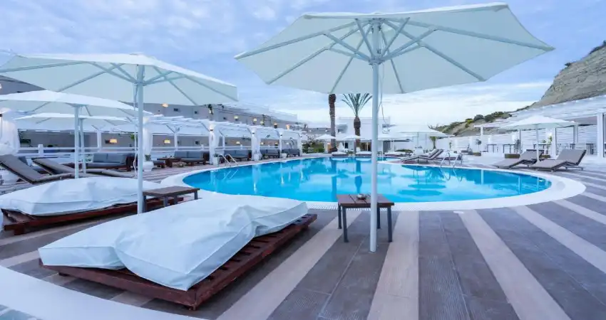 Aloe Hotel main view