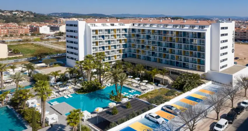 Aqua Hotel Silhouette & Spa