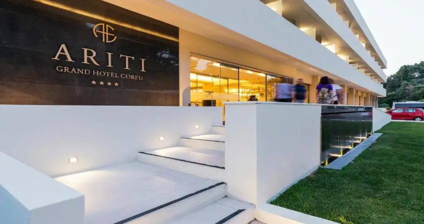 Ariti Grand Hotel view 3