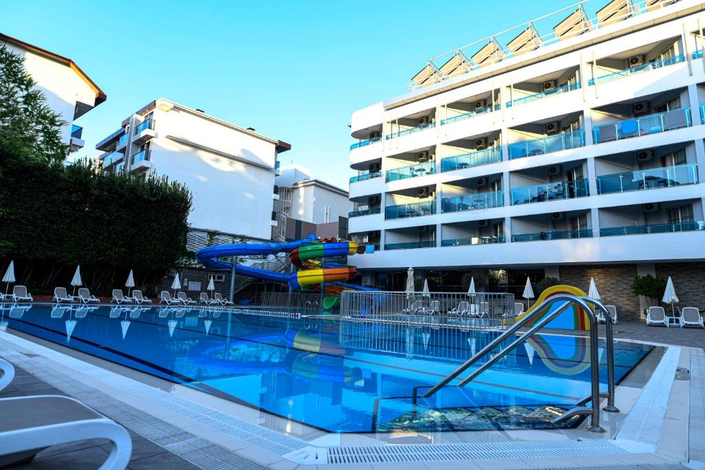 Avena Resort & Spa Hotel view 3