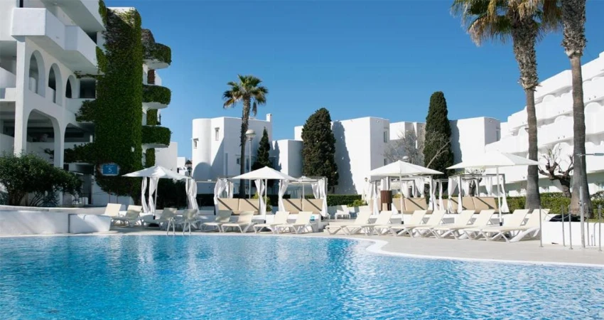 Club Marthas Aparthotel main view
