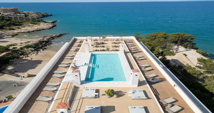 A relaxed beachfront escape overlooking one of Salou's most picturesque coves view 2