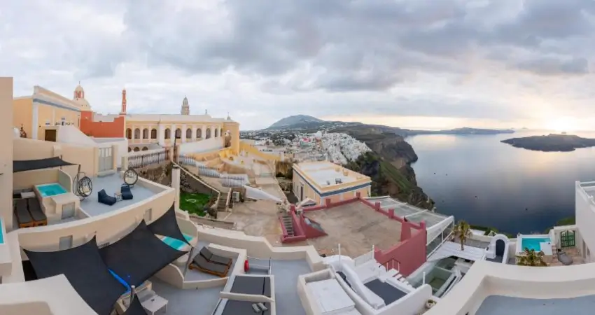 Caldera Cliff Illusion Suites