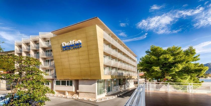 Carine Hotel Delfin view 3
