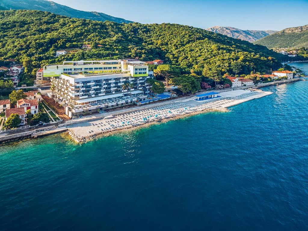 Carine Hotel Park view 2