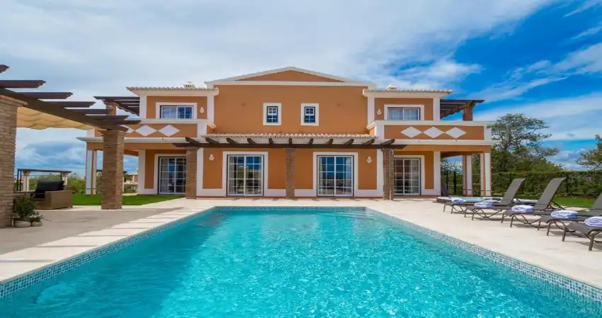An Algarve oasis of roomy villas, lush gardens and laid-back family fun view 2