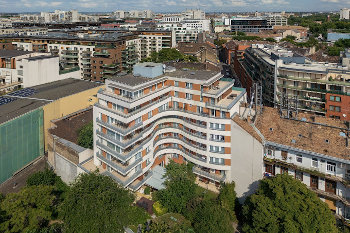 Escala Hotel & Suites view 2