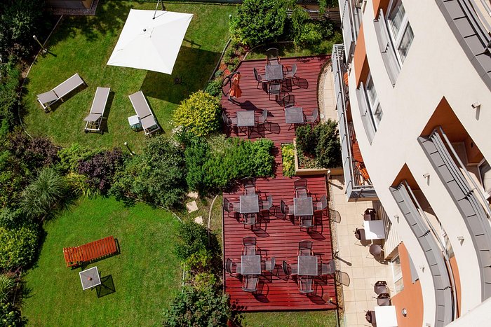 Escala Hotel & Suites view 3