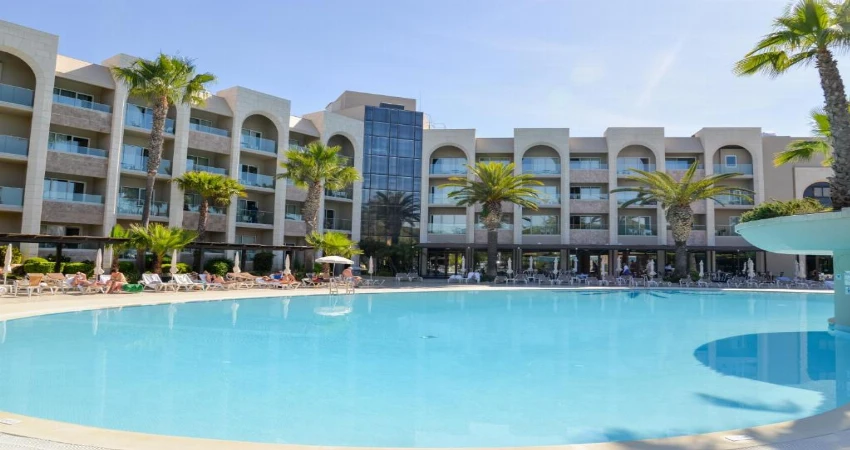 Hotel Falesia main view