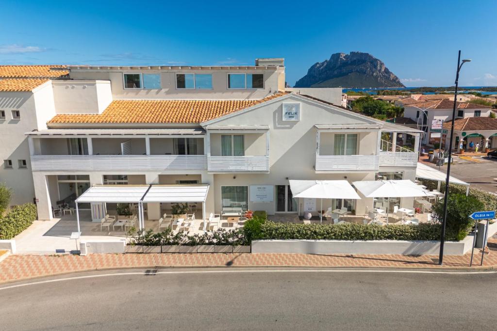 Felix Hotels - Hotel Residence Porto San Paolo view 3