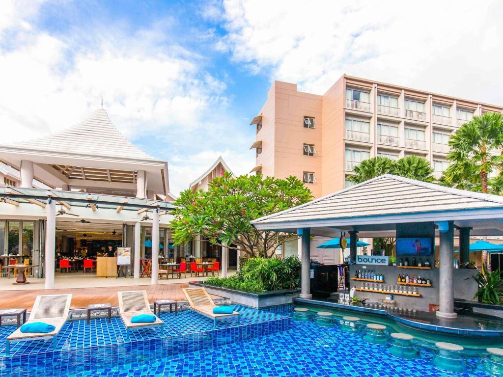 Grand Mercure Phuket Patong view 3