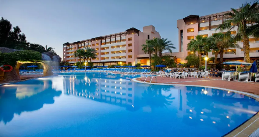 Resort-style comfort with easy access to Salou's biggest attractions view 3