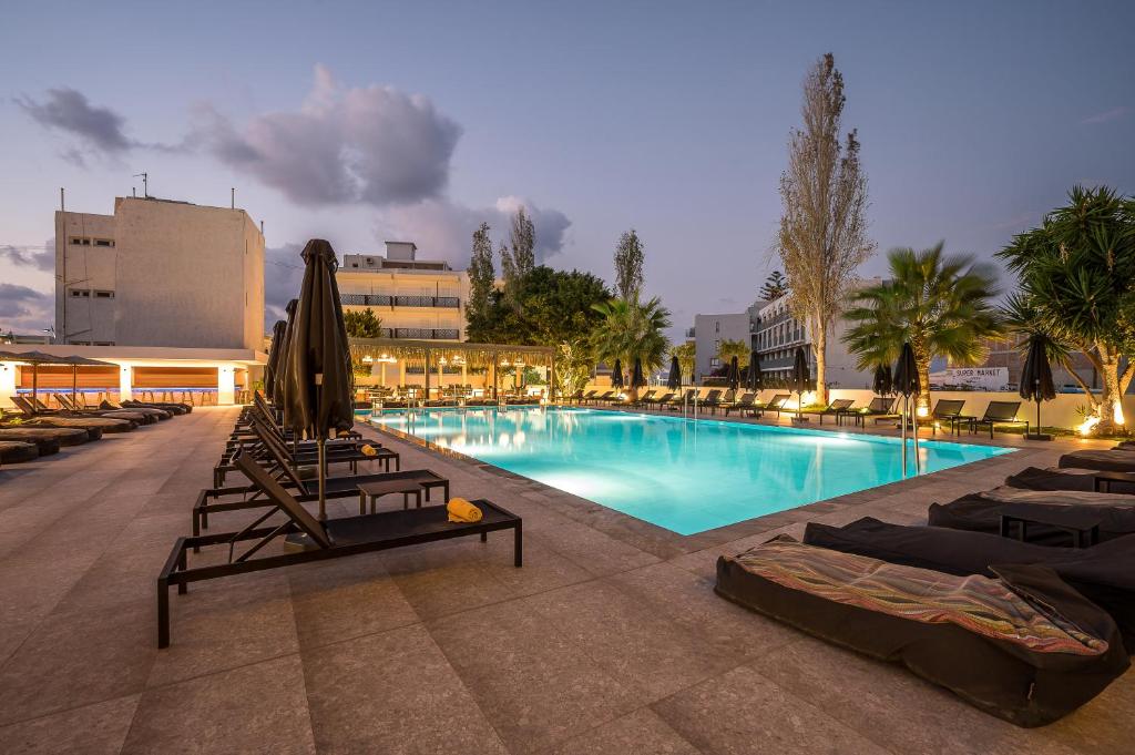 Enjoy Lively Holidays With Comfortable Rooms Outdoor Pools And A Central Crete Location view 2