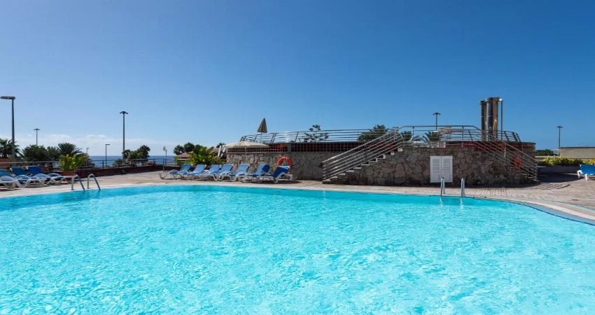 Holiday Club Playa Amadores view 2