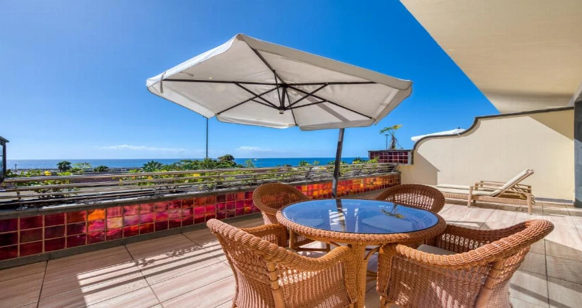 Holiday Club Playa Amadores view 3