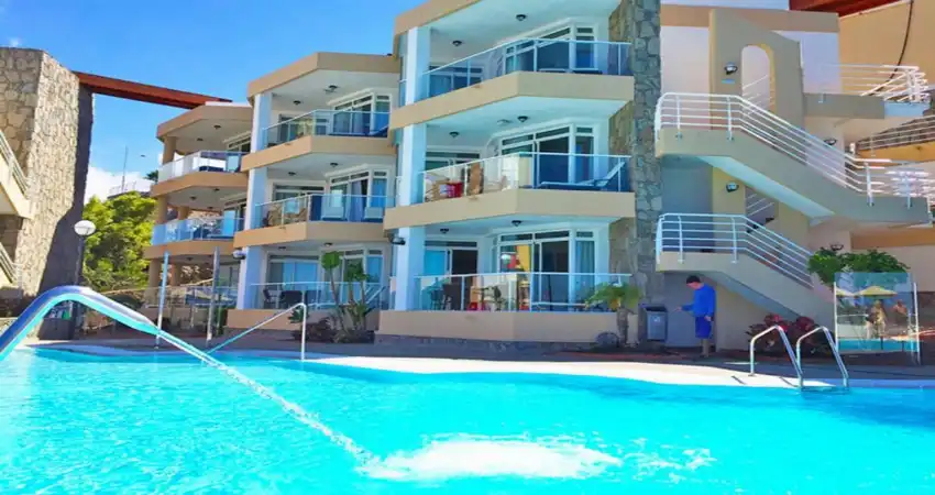 Holiday Club Vista Amadores view 3