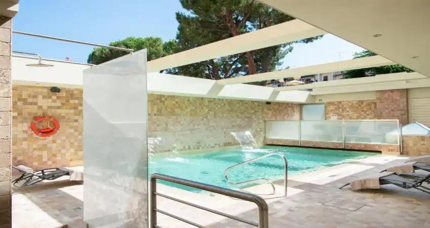 Superb 3-Night Riverside Escape with Easy Access to the Delight's of Florence’s Historic Heart! view 3