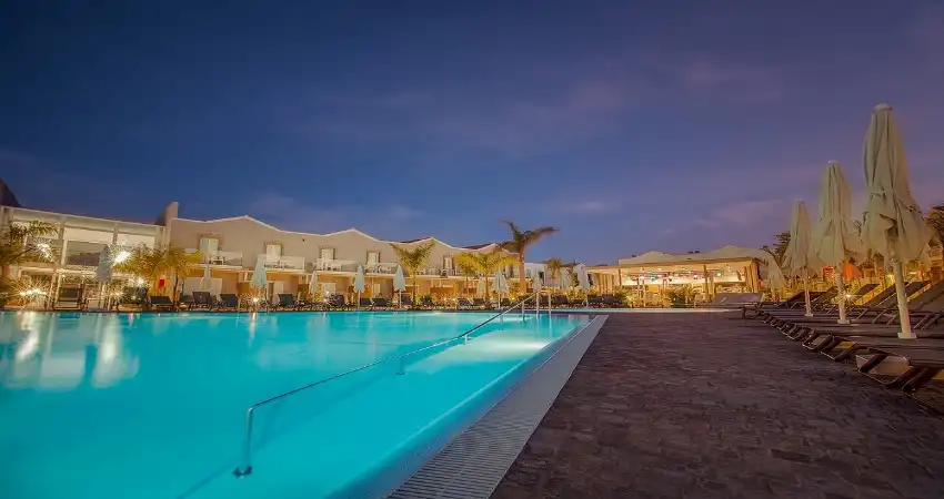 Hotel LIVVO Los Calderones view 2