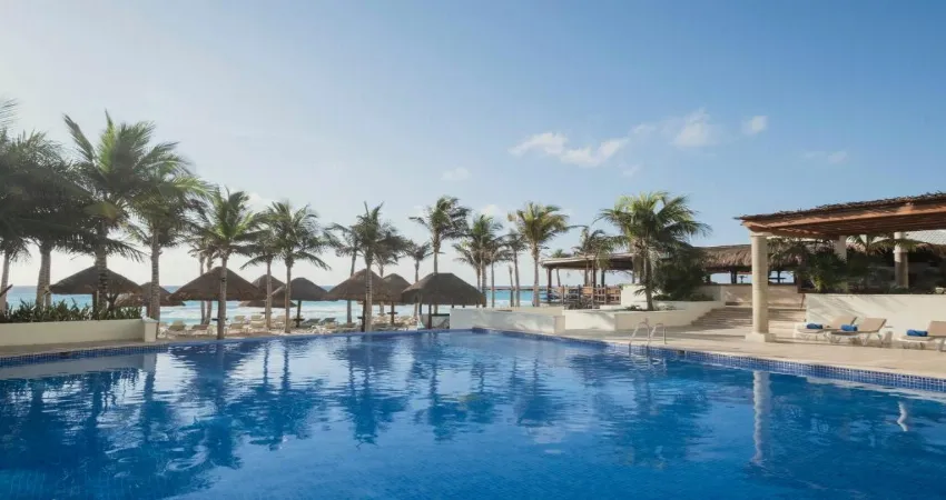 Trendy Beachfront Style In The Heart Of Cancun’s Hotel Zone view 2