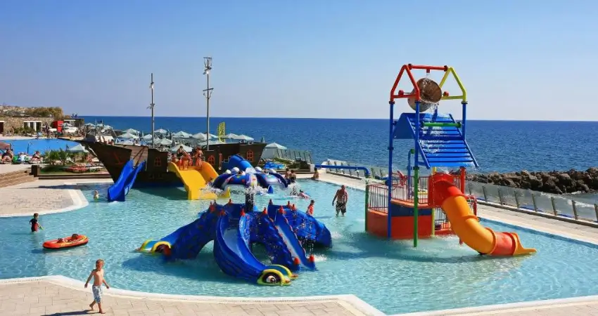 Petra Mare main view