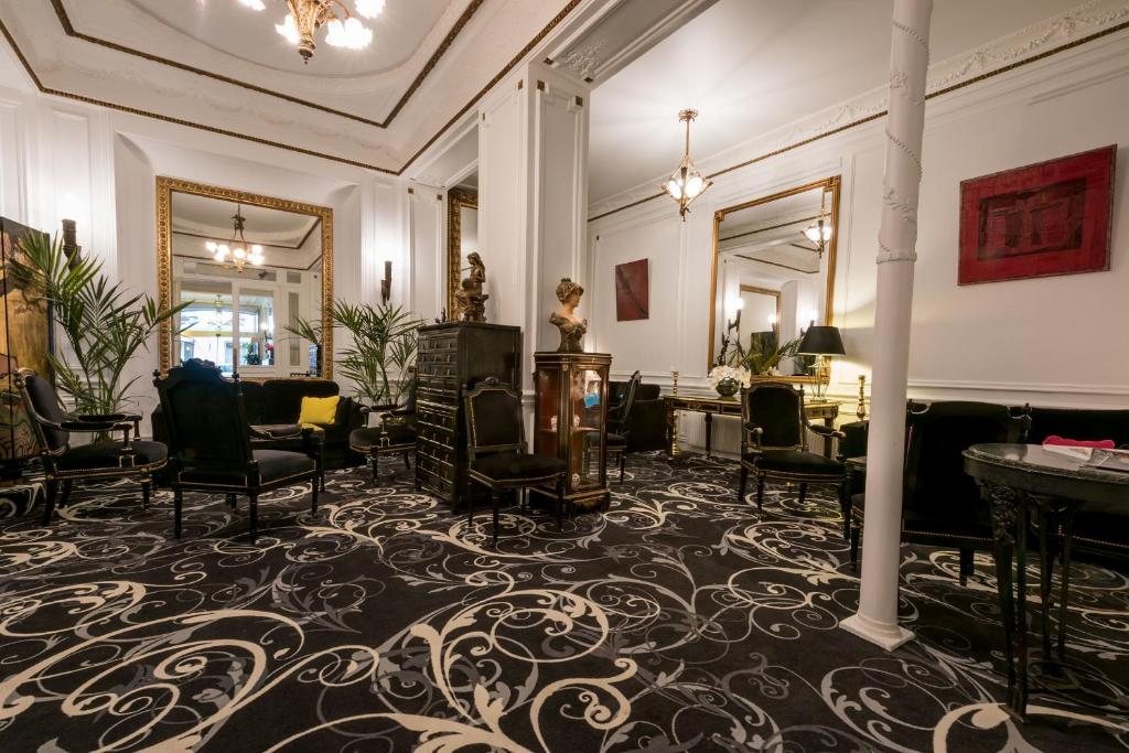 Hotel Peyris Opera view 3