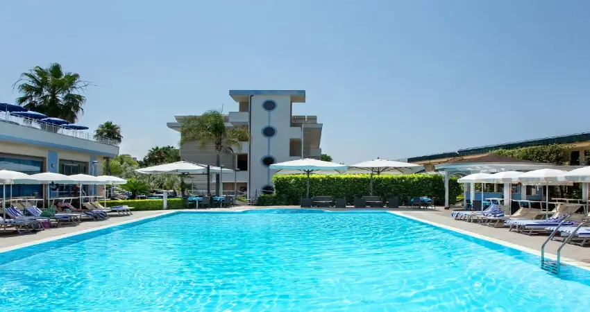Hotel Premiere Pool & Resort