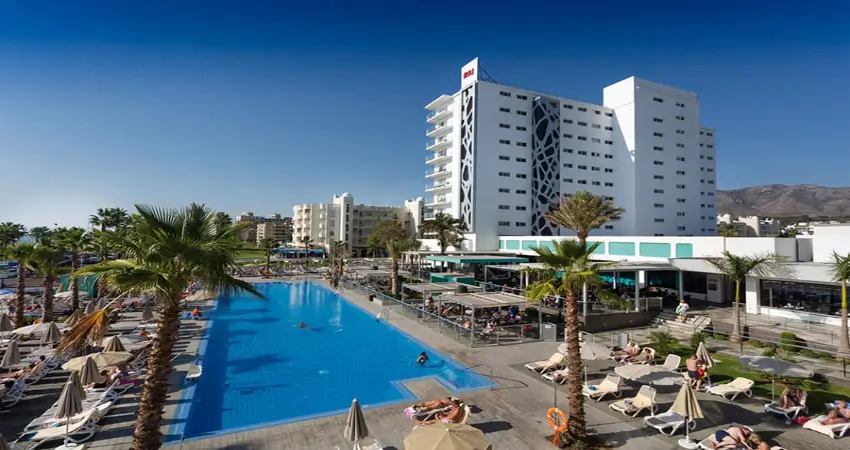 Beachfront all-inclusive comfort with exceptional family-friendly facilities on Spain’s Costa del Sol view 2