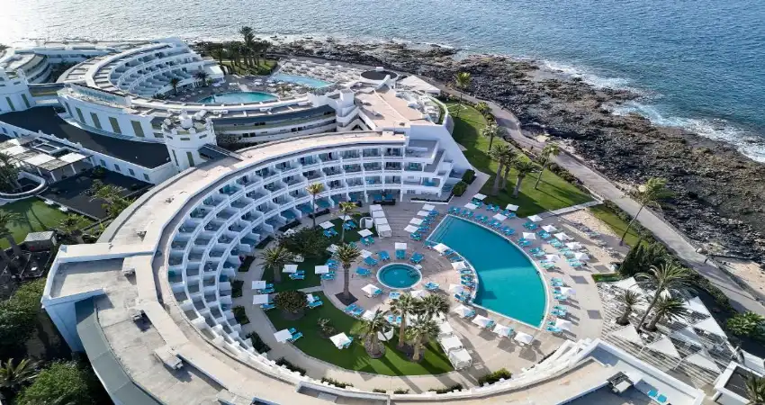 Stylish seafront luxury overlooking Playa Flamingo view 2