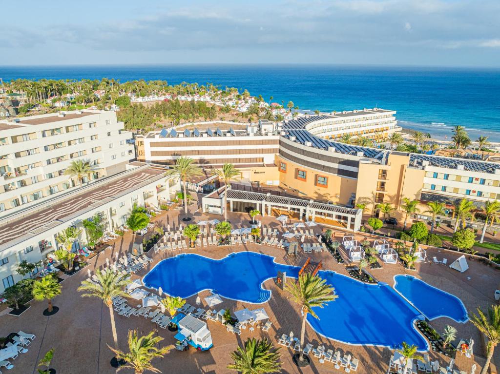 Iberostar Waves Gaviotas Park view 2