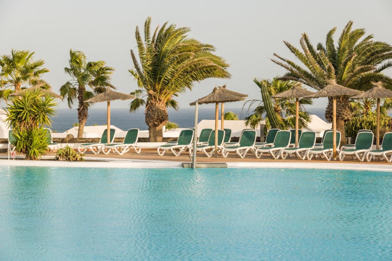 Peaceful Lanzarote Escape with Spacious Apartments and Local Charm view 3