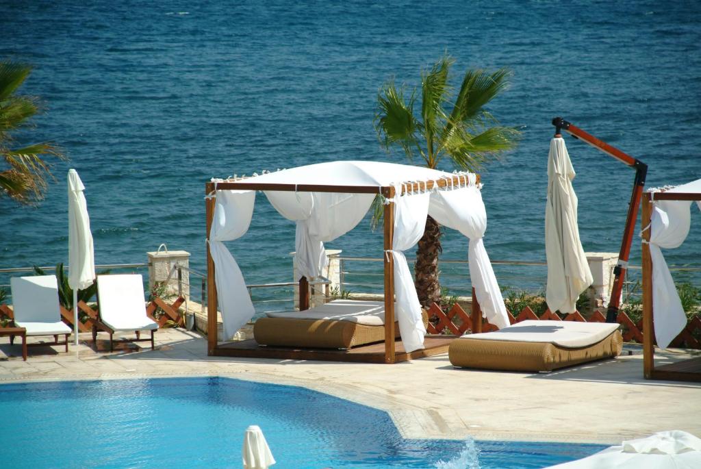 Ionian Emerald view 3
