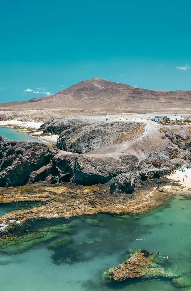 https://planmylux.s3.eu-west-2.amazonaws.com/uploads/media-library/lanzarote/lanzarote1.webp