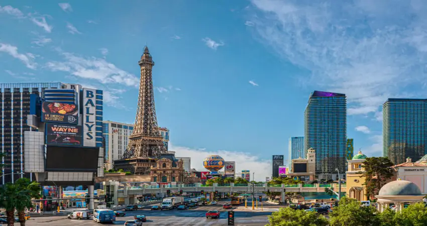 Las Vegas & Cancun: From the Bright Lights of the Strip to the Turquoise Waters of Cancun view 3