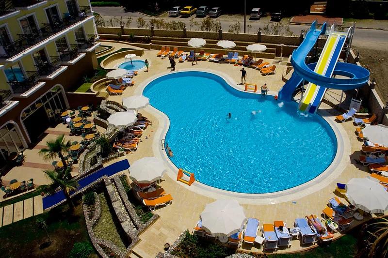 L'oceanica Beach Resort Hotel view 2