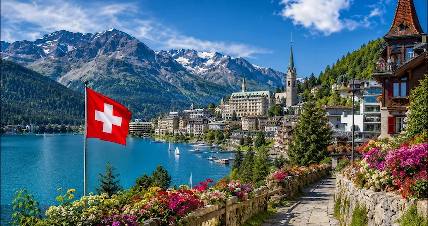 Lake Como & St. Moritz: Italian Lakes, Swiss Alps & Unforgettable Scenic Rail Journeys view 2