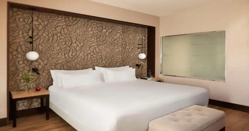 Seville 5