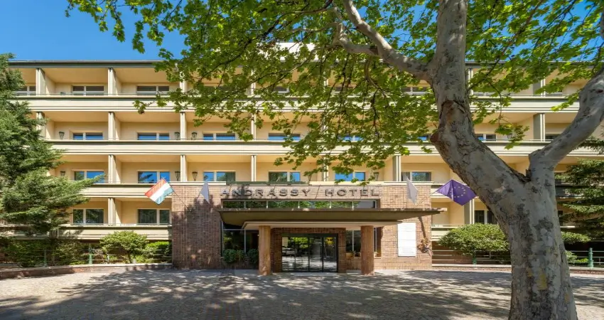 Mamaison Hotel Andrassy Budapest view 2