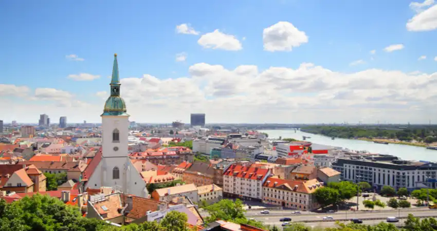 Stylish Apartment-Style Comfort Overlooking Bratislava’s Old Town view 2