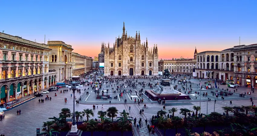 Discover Italy's Fashion Capital & Renaissance Masterpieces