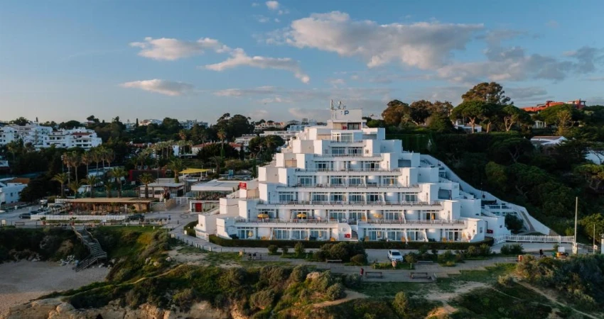 Monicca Collection Suites and Residences at Clube Praia da Oura view 2