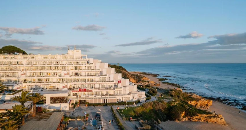 Monicca Collection Suites and Residences at Clube Praia da Oura view 3