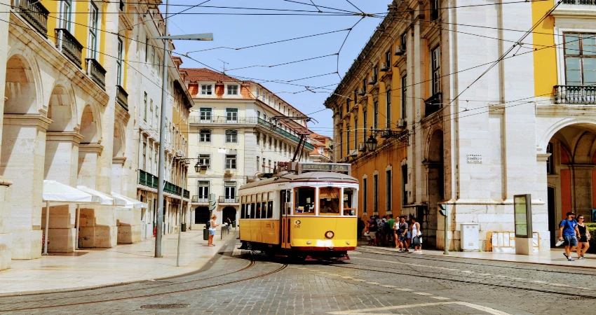 Portugal Discovery Escape – Wine Tasting, Coastal Cruise & Rail Journey Included view 2