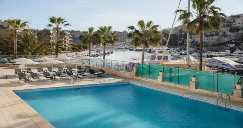 Portodrach Aparthotel & Suites view 3