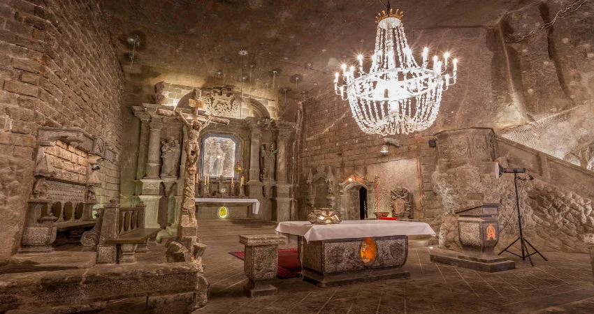 Prague & Krakow: Castles, Kings & Salt Mine Wonders view 3
