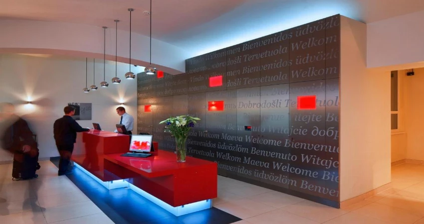 Red & Blue Design view 3