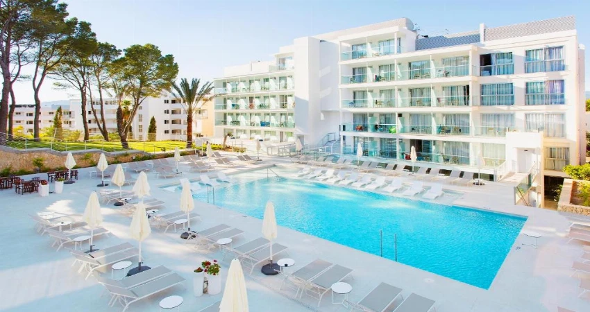 Adults-only tranquillity and wellness in sunny Santa Ponsa view 2