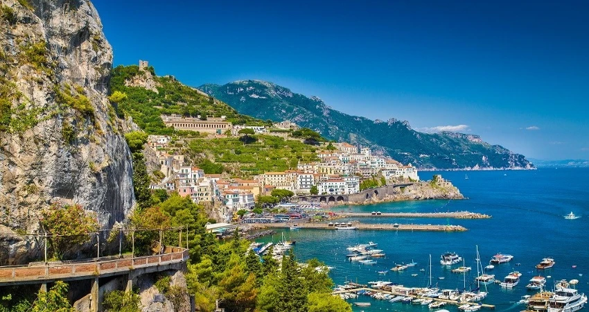 Rome & Amalfi Coast: Colosseum Legends & Amalfi Coast Serenity view 2