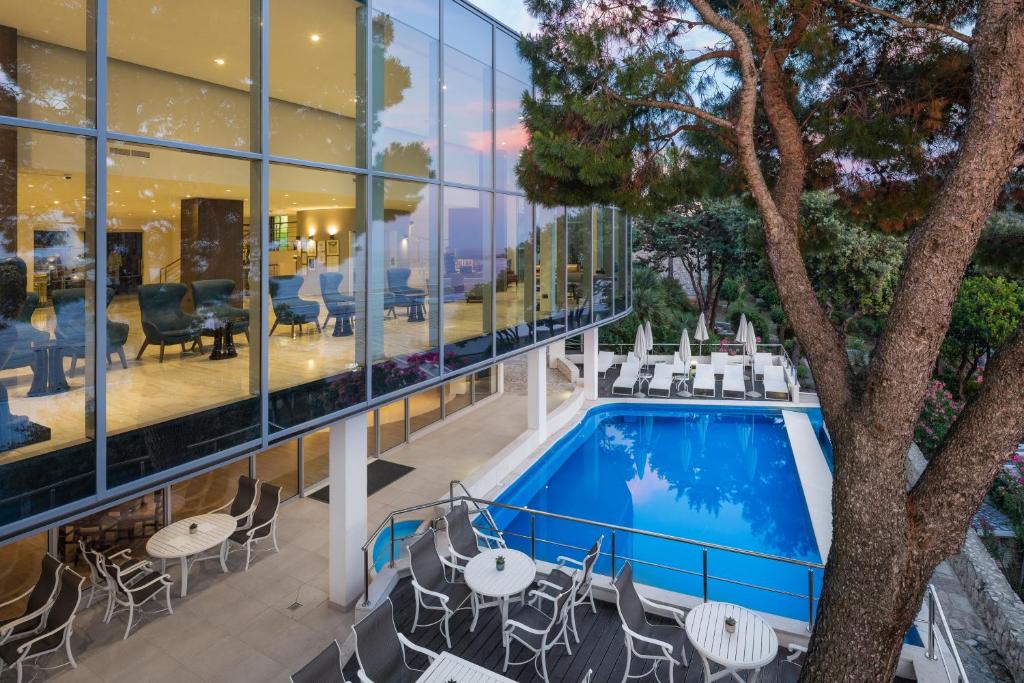 Royal Ariston Hotel view 2