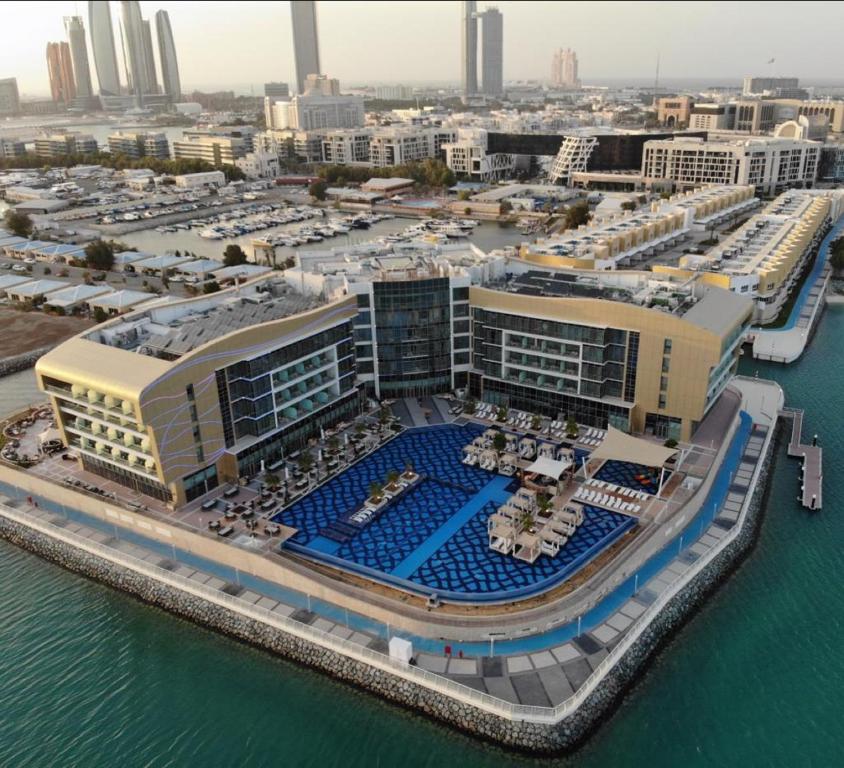 Royal M Hotel Abu Dhabi view 3