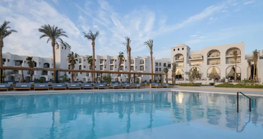 Serry Beach Resort main view